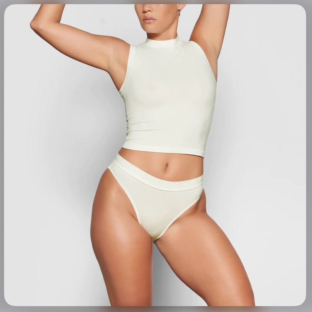 Skims COTTON JERSEY CHEEKY TANGA